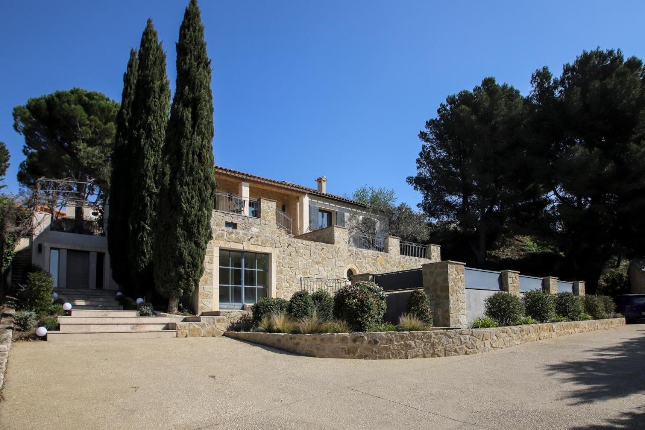 Magnifique Villa Avec Piscine A Debordement A Maussane Les Alpilles Exterior foto